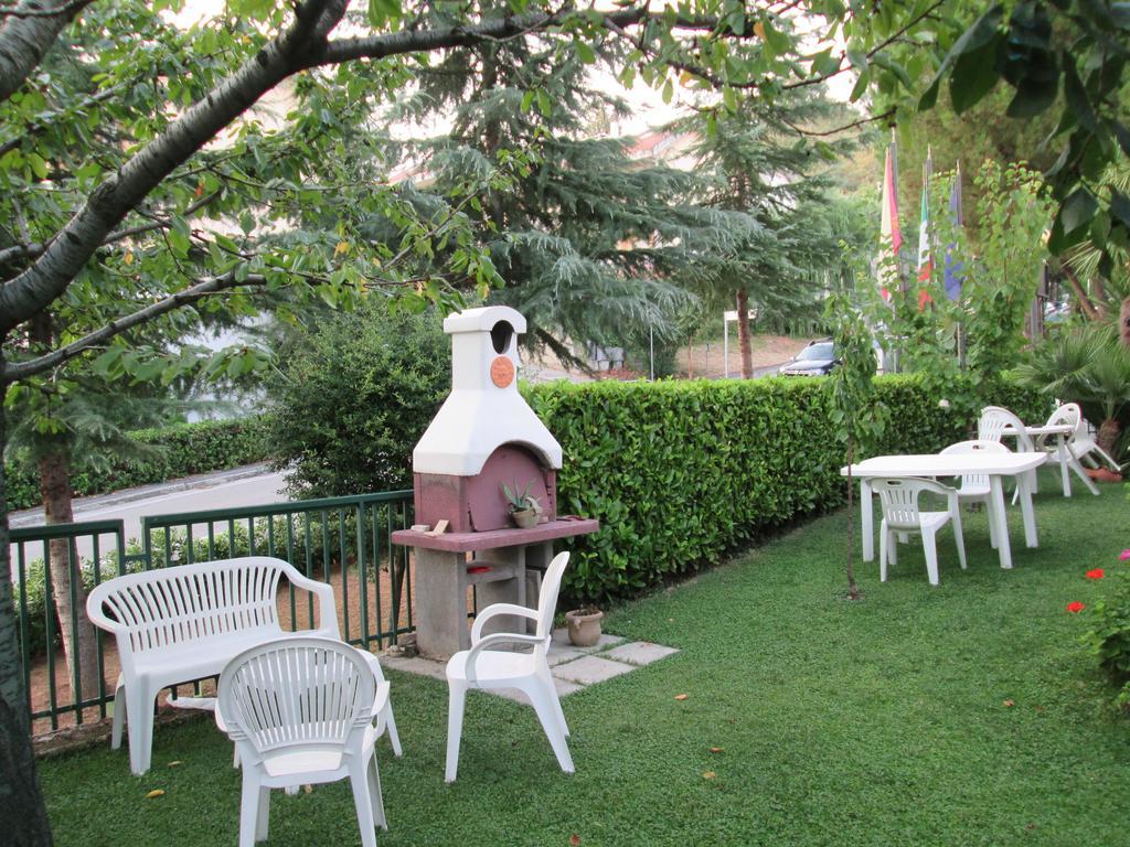 B&B Le Begonie Асколі-Пічено Екстер'єр фото