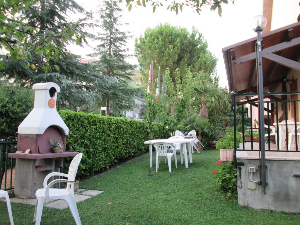 B&B Le Begonie Асколі-Пічено Екстер'єр фото