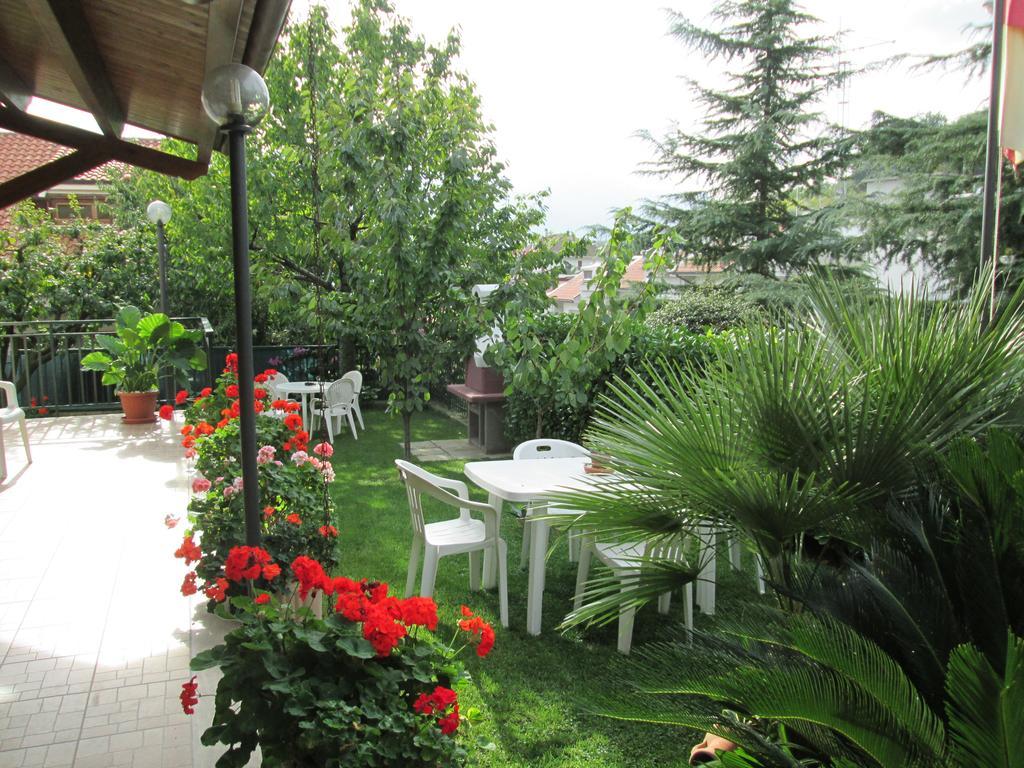 B&B Le Begonie Асколі-Пічено Екстер'єр фото